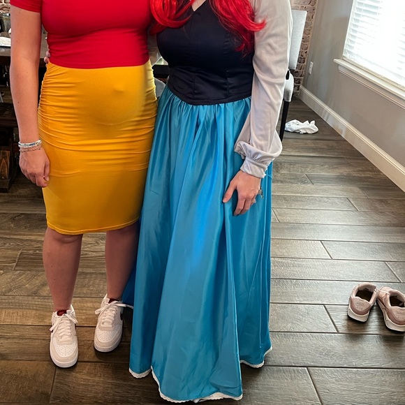 Ariel adult costume with wig - Picture 2 of 2